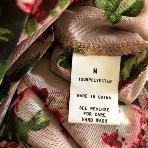 Flutter sleeves floral top - Picture 5 of 5